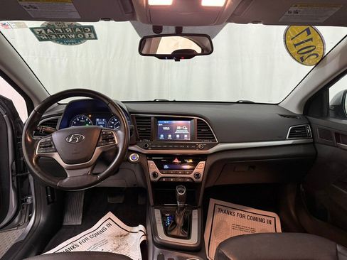 Used 2017 Hyundai Elantra Limited image 36