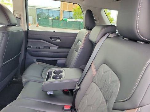 Certified 2026 Nissan Pathfinder Platinum w/ Cargo Package FWD image 16
