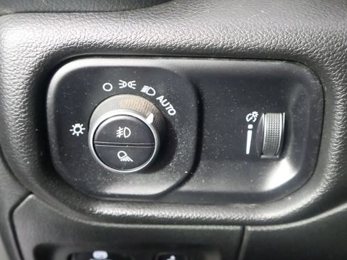 Used 2023 RAM 1500 Big Horn AWD/4WD image 35