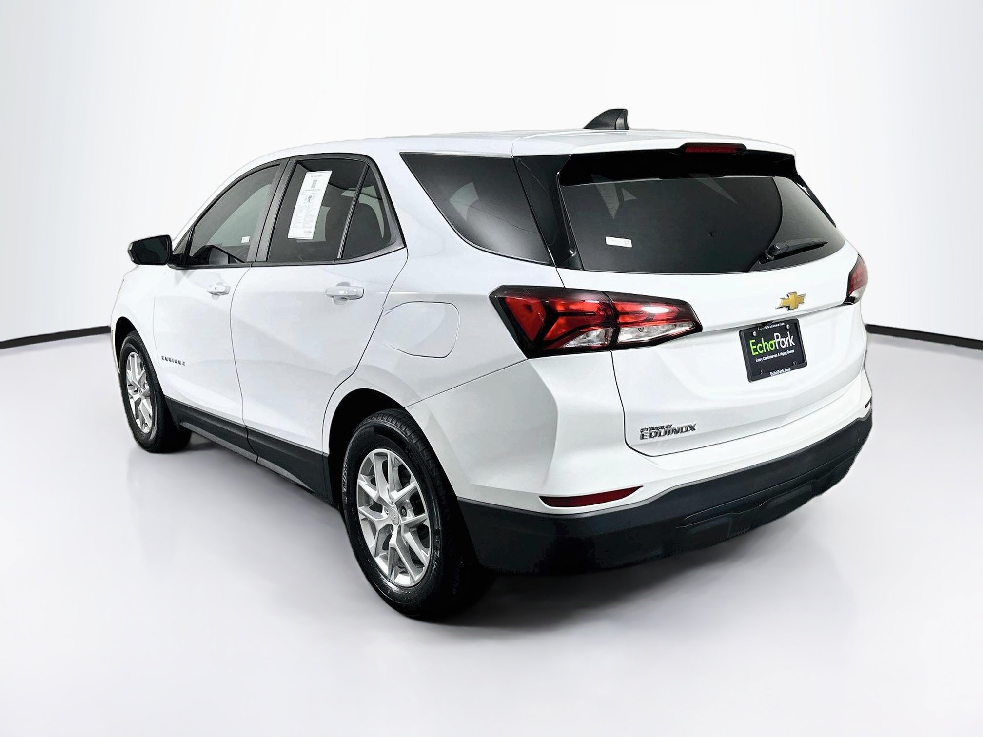 Used 2024 Chevrolet Equinox LS w/ LS Convenience Package FWD image 5