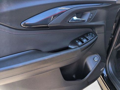Used 2021 Chevrolet TrailBlazer RS w/ Sun and Liftgate Package FWD image 12