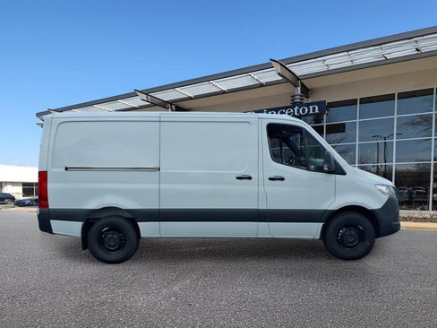New 2025 Mercedes-Benz Sprinter 2500 image 2