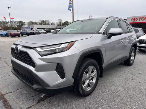 Used 2025 Toyota RAV4 XLE image 7