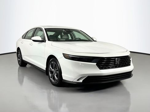 Certified 2023 Honda Accord EX image 3