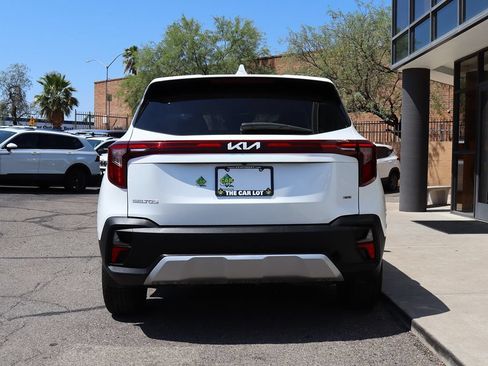 Used 2024 Kia Seltos LX AWD/4WD image 11