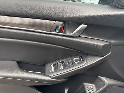 Used 2019 Honda Accord Sport image 11