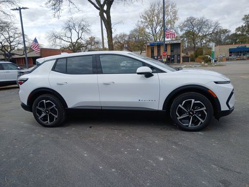 New 2026 Chevrolet Equinox EV LT image 3