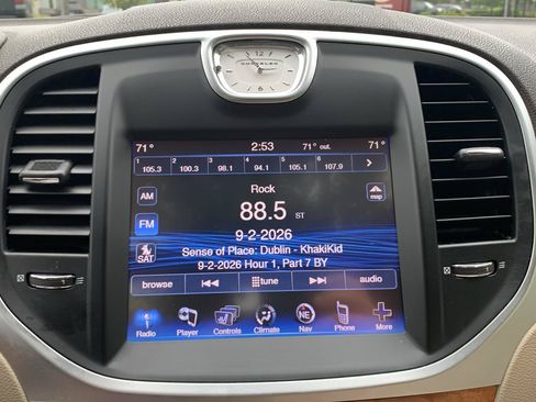 Used 2014 Chrysler 300 C RWD image 12