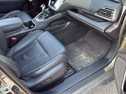 Used 2024 Subaru Outback Limited AWD/4WD image 6