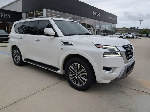 Used 2021 Nissan Armada SV w/ SV Appearance Package RWD image 1