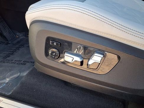 Used 2024 BMW X7 xDrive40i AWD/4WD image 24