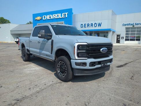 Used 2026 Ford F250 Platinum AWD/4WD image 2