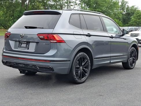 Used 2022 Volkswagen Tiguan SE R-Line AWD/4WD image 9