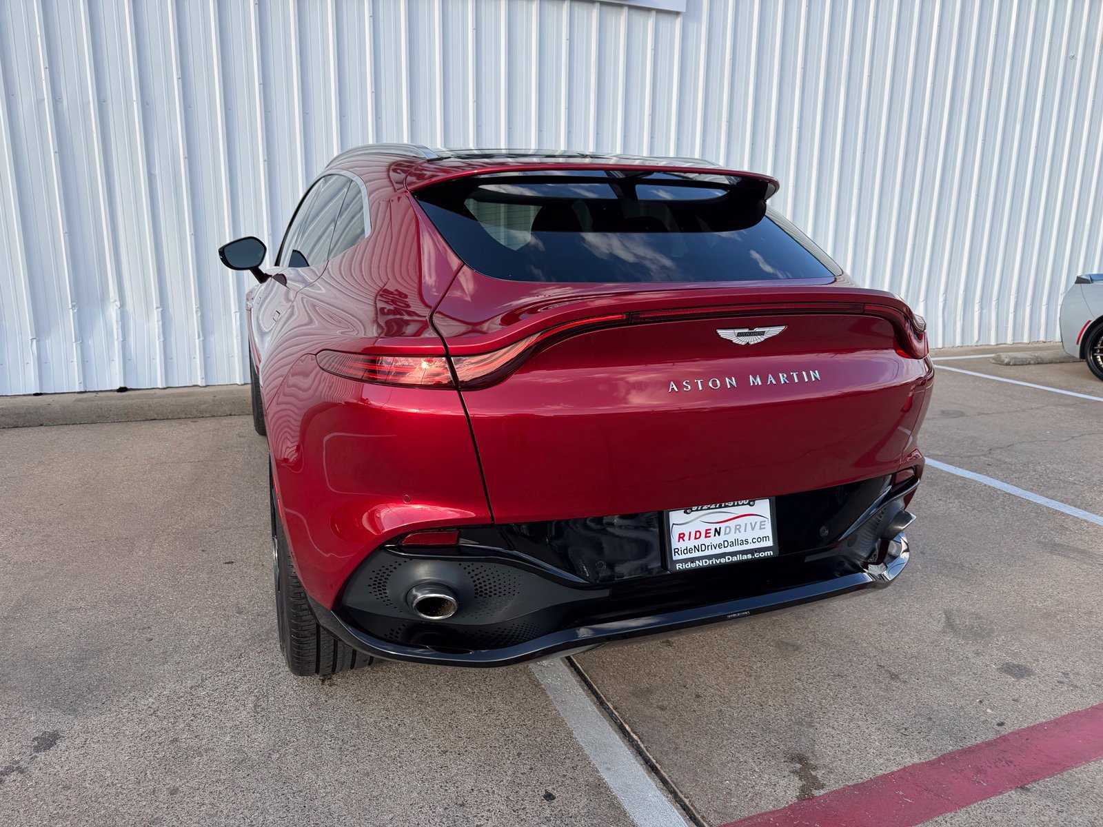 Used 2021 Aston Martin DBX AWD/4WD image 5