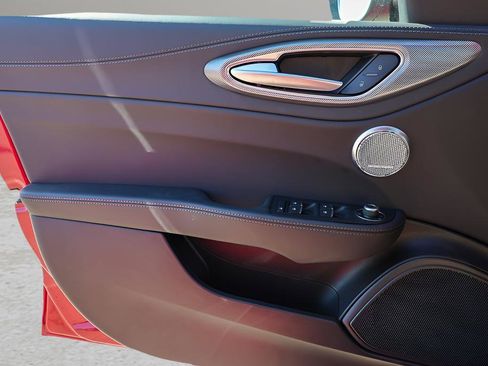 New 2025 Alfa Romeo Giulia image 17