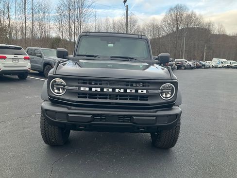 New 2025 Ford Bronco 4-Door w/ Sasquatch Package AWD/4WD image 2