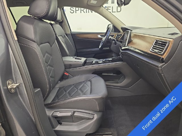 Used 2025 Volkswagen Atlas SE AWD/4WD image 9