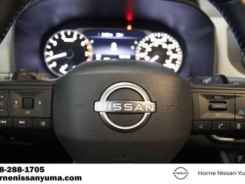 Used 2025 Nissan Rogue SV image 9