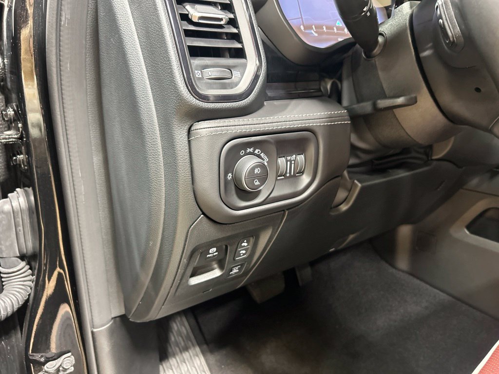 Used 2026 RAM 1500 Limited AWD/4WD image 38