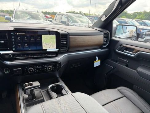 New 2026 Chevrolet Silverado 1500 High Country w/ Technology Package AWD/4WD image 23