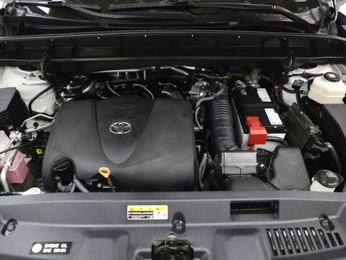 Used 2022 Toyota Highlander XLE image 33