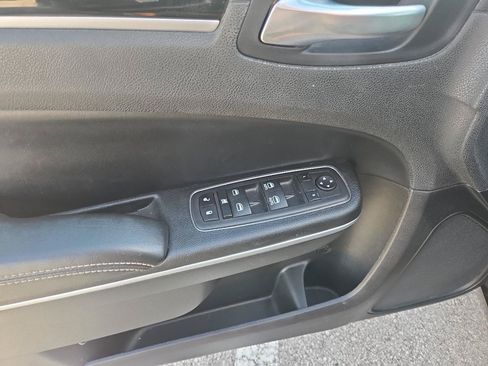 Used 2023 Chrysler 300 S RWD image 10
