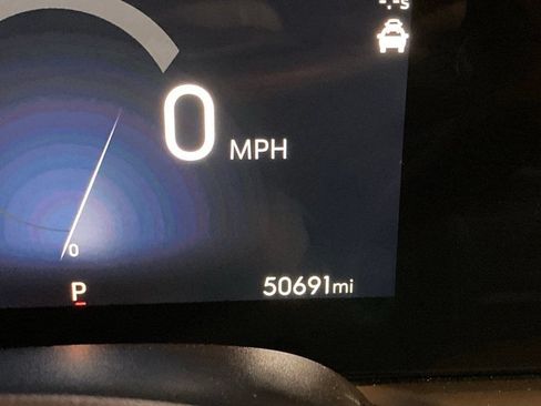 Used 2024 Buick Encore GX Sport Touring AWD/4WD image 16