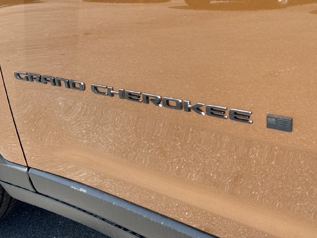 New 2026 Jeep Grand Cherokee Limited w/ Limited Altitude Package RWD image 20