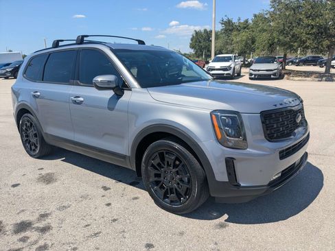 Certified 2021 Kia Telluride SX w/ SX Prestige Package AWD/4WD image 2