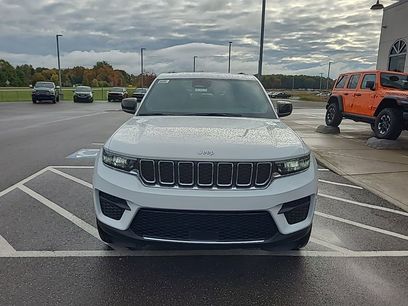 New 2025 Jeep Grand Cherokee Laredo w/ Luxury Tech Group I