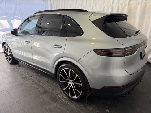 Certified 2023 Porsche Cayenne S image 3