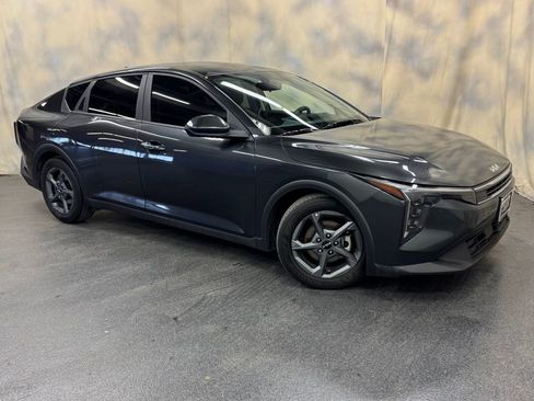 Used 2025 Kia K4 LXS image 8