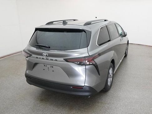 New 2026 Toyota Sienna XLE FWD image 46