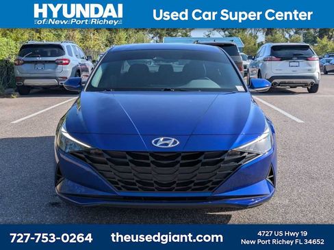 Used 2023 Hyundai Elantra SE w/ Cargo Package FWD image 8