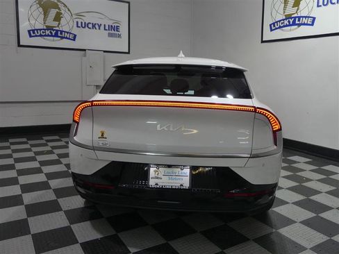 Used 2024 Kia EV6 Wind image 8