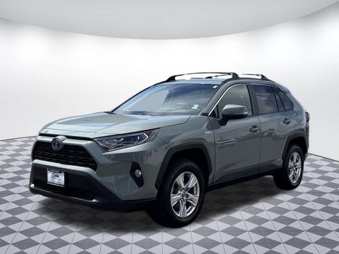 Used 2021 Toyota RAV4 XLE AWD/4WD image 3