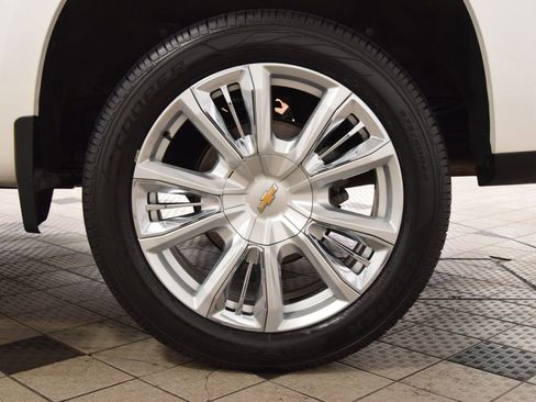 Used 2024 Chevrolet Silverado 1500 High Country w/ High Country Premium Package AWD/4WD image 26