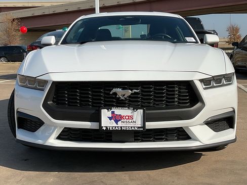 Used 2024 Ford Mustang Premium image 3