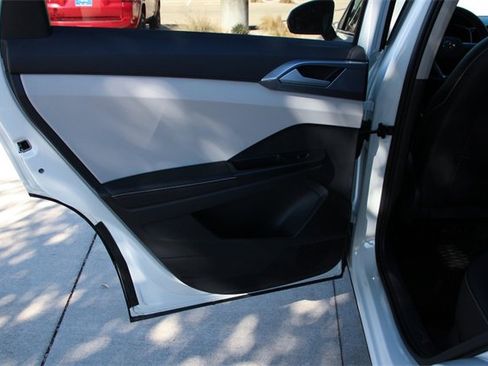 Certified 2025 Volkswagen Taos SEL image 36