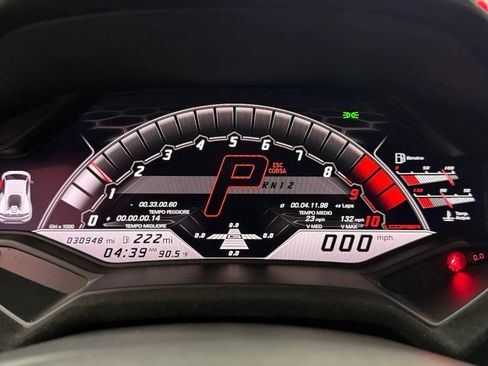 Used 2018 Lamborghini Huracan Performante image 9