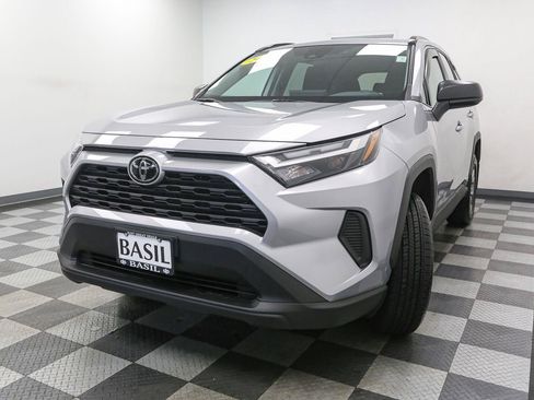 Used 2025 Toyota RAV4 LE AWD/4WD image 4