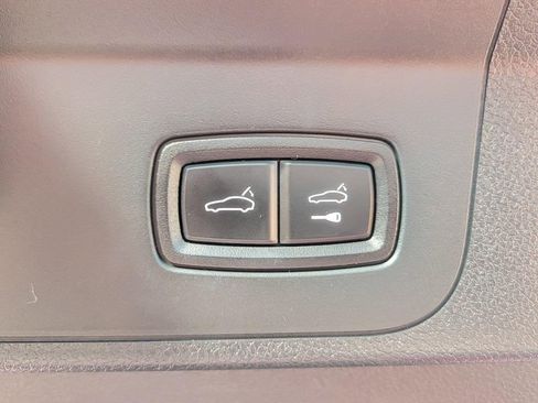 Used 2022 Porsche Panamera GTS image 18