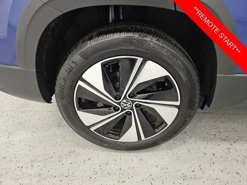 Used 2024 Volkswagen Taos SE AWD/4WD image 7