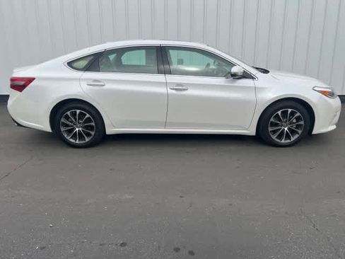 Used 2018 Toyota Avalon XLE Premium image 7