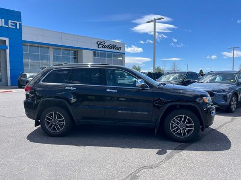 Used 2022 Jeep Grand Cherokee Limited w/ Trailer Tow Group IV AWD/4WD image 2