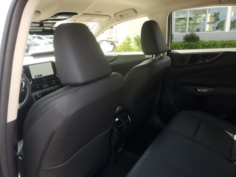 Used 2025 Lexus NX 250 FWD w/ Towing Package (2000 Lbs) image 12