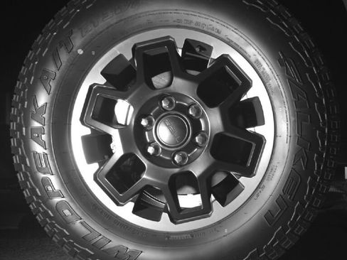 New 2025 Toyota Tacoma TRD Off-Road image 11