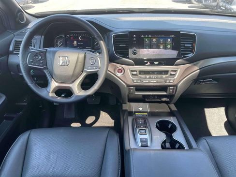 Certified 2025 Honda Passport EX-L image 11