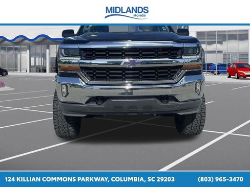 Used 2018 Chevrolet Silverado 1500 LT w/ All Star Edition AWD/4WD image 2