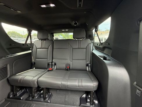 New 2026 Chevrolet Suburban RST w/ Sun And Tow Package AWD/4WD image 24